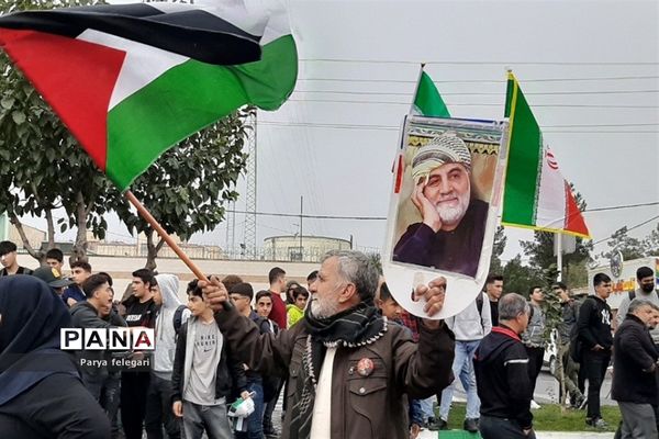 برگزاری یوم‌الله ۱۳ آبان در شهرستان قرچک