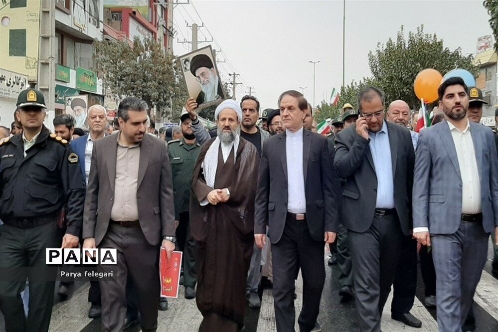 برگزاری یوم‌الله ۱۳ آبان در شهرستان قرچک