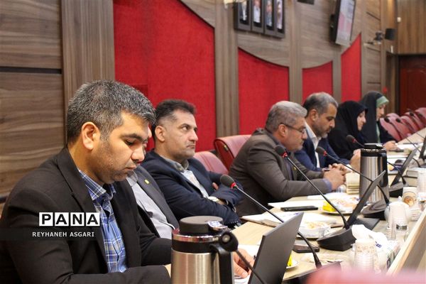 نشست هم‌اندیشی ستاد تعلیم و تربیت شورای عالی انقلاب فرهنگی با حوزه معاونت پرورشی و فرهنگی آموزش و پرورش شهرستان‌های استان تهران