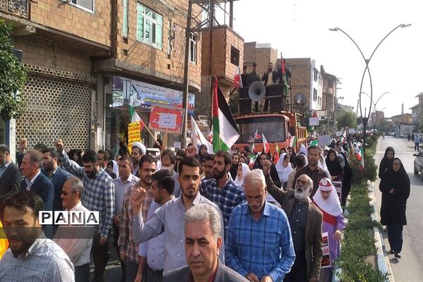 راهپیمایی روز دانش‌آموز در شهرستان میاندورود