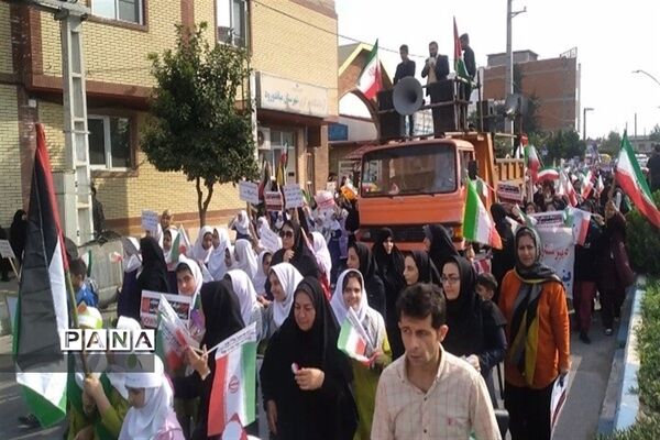 راهپیمایی روز دانش‌آموز در شهرستان میاندورود