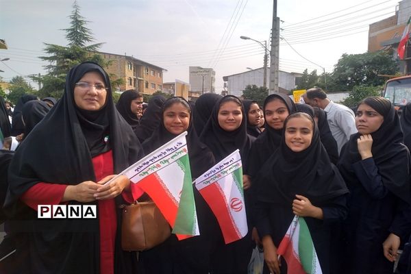 راهپیمایی روز دانش‌آموز در شهرستان میاندورود