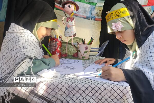 تجمع  پرشوردانش‌آموزان شیرازی در مبارزه با  استکبار