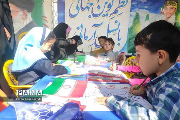 تجمع  پرشوردانش‌آموزان شیرازی در مبارزه با  استکبار
