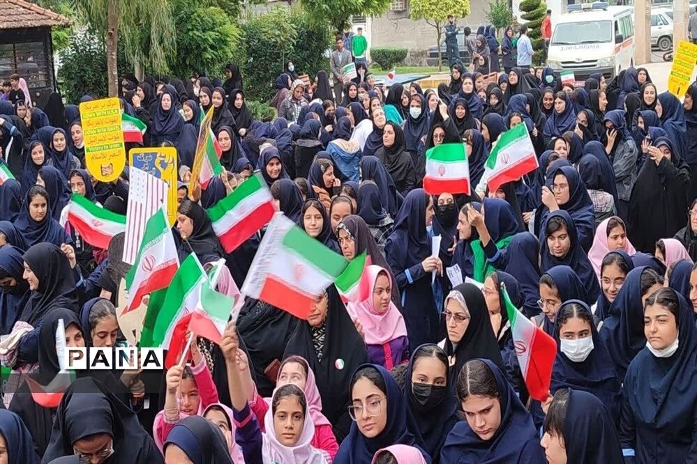 حضور پرشور دانش‌آموزان سلمانشهر در راهپیمایی ۱۳ آبان