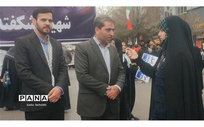 هدف ما در راهپیمایی هرساله سیزده آبان زنده نگه داشتن یاد شهدای دانش آموزی است