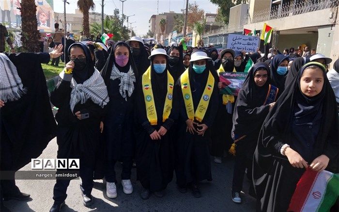 حضور شکوهمند دانش آموزان زاهدانی در راهپیمایی۱۳ آبان