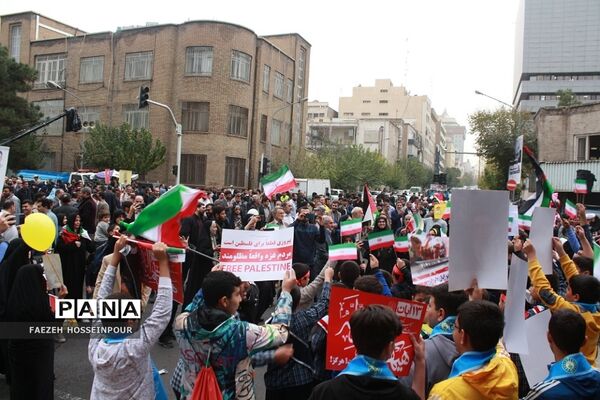 راهپیمایی13 آبان در تهران