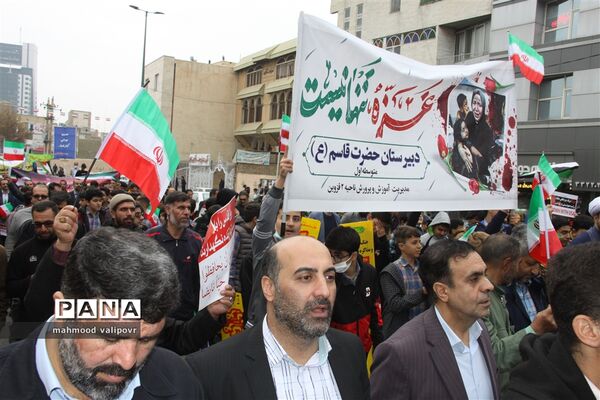راهپیمایی ۱۳ آبان در قزوین