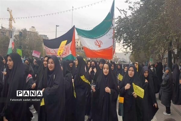راهپیمایی یوم الله ۱۳ آبان از میدان بسیج تا حرم مطهر رضوی
