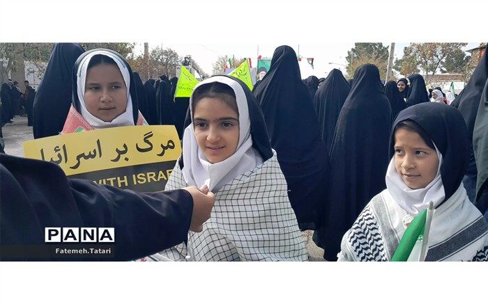 راهپیمایی  یوم الله ۱۳ آبان ماه  در شهرستان بام و صفی آباد/فیلم