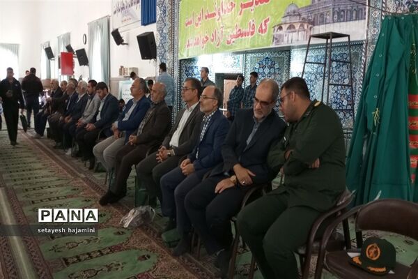تجمع دانش‌آموزان شهرستان ساوه به‌مناسبت ۱۳ آبان