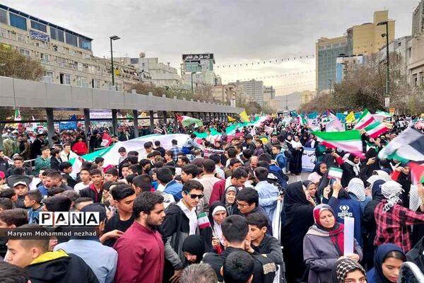 اجتماع بزرگ یوم الله ۱۳ آبان ماه و روز دانش‌آموز در مشهد