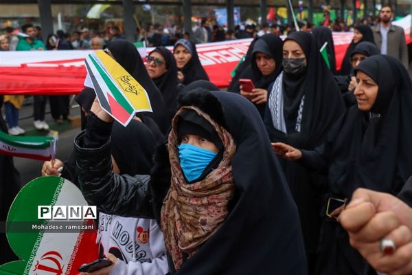 حضور پرشور و حماسی دانش‌آموزان و فرهنگیان استان خراسان رضوی در یوم الله ۱۳ آبان