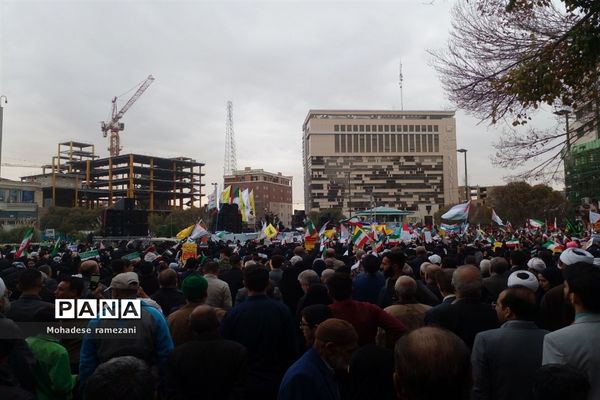 حضور پرشور و حماسی دانش‌آموزان و فرهنگیان استان خراسان رضوی در یوم الله ۱۳ آبان