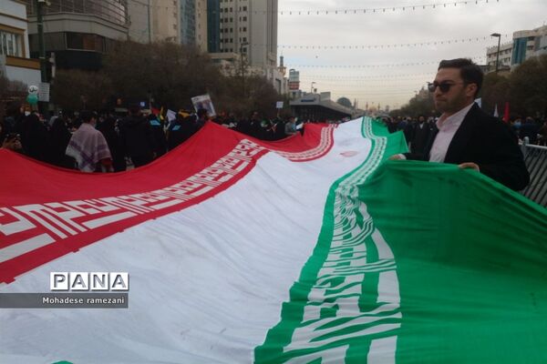 حضور پرشور و حماسی دانش‌آموزان و فرهنگیان استان خراسان رضوی در یوم الله ۱۳ آبان