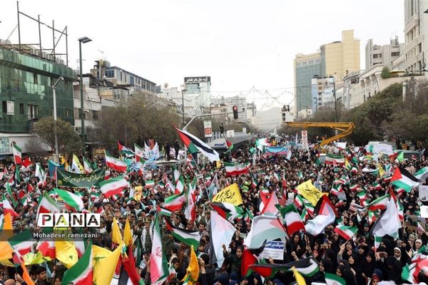 حضور پرشور و حماسی دانش‌آموزان و فرهنگیان استان خراسان رضوی در یوم الله ۱۳ آبان