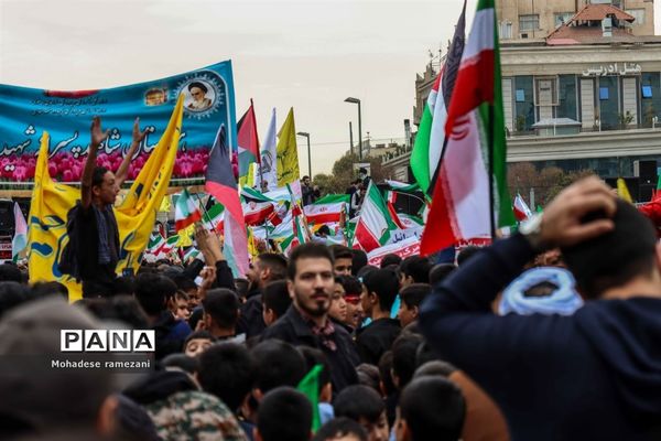 حضور پرشور و حماسی دانش‌آموزان و فرهنگیان استان خراسان رضوی در یوم الله ۱۳ آبان