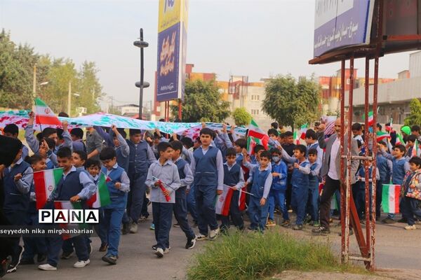 راهپیمایی ۱۳ آبان در سیمرغ