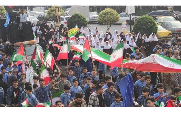 دشمن با جنگ رسانه ای می خواهد فکر جوانان را به نفع خود تغییر دهد