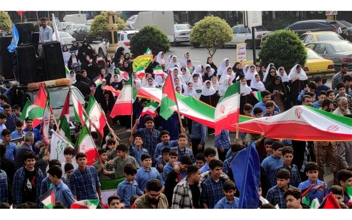 دشمن با جنگ رسانه ای می خواهد فکر جوانان را به نفع خود تغییر دهد