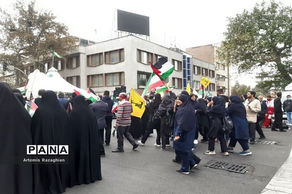 راهپیمایی ۱۳ آبان در تهران