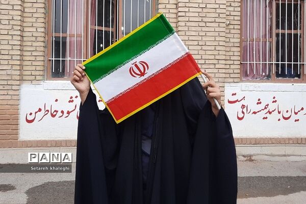 راهپیمایی ۱۳ آبان با حضور پر شور مردم در منطقه دماوند
