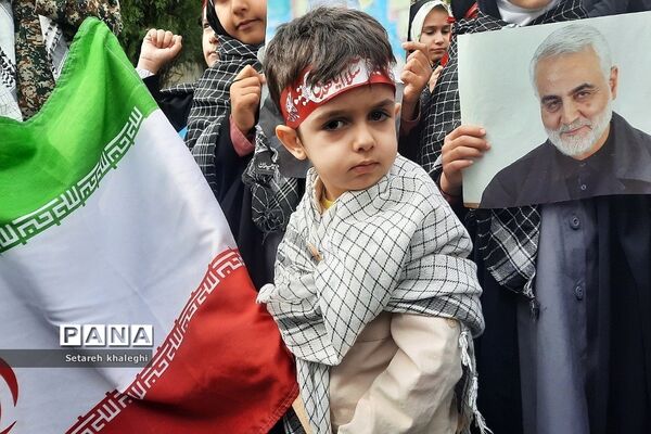 راهپیمایی ۱۳ آبان با حضور پر شور مردم در منطقه دماوند