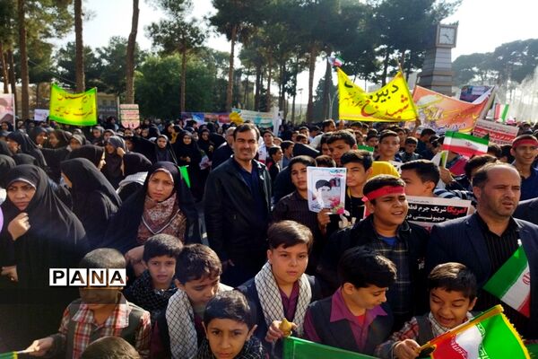 راهپیمایی ۱۳آبان در نجف آباد