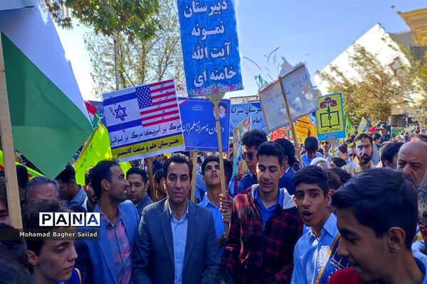 راهپیمایی روز ۱۳ آبان در کاشمر
