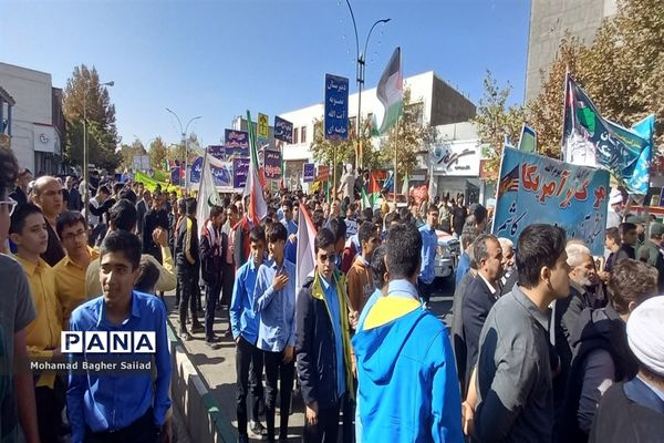 راهپیمایی روز ۱۳ آبان در کاشمر