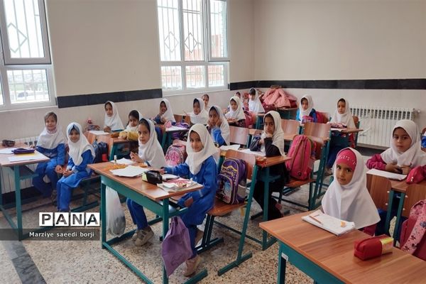 آیین افتتاح دبستان ۹ کلاسه بانو عزت علمی باقرخان ۳