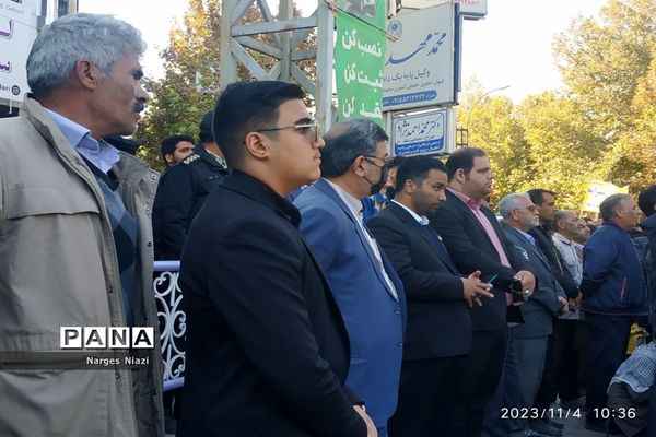 حضور دانش‌آموزان شهرستان کاشمر در راهپیمایی روز دانش‌آموز