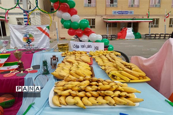 برگزاری مراسم المپیاد ورزشی و 13آبان در دبیرستان شاهد فاطمیه (س)