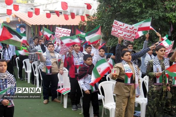 آیین نواخته شدن زنگ استکبارستیزی در مدارس فارس