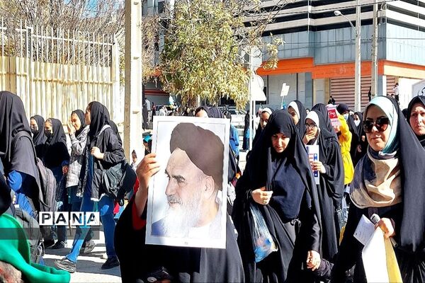 راهپیمایی ۱۳ آبان در شهرستان فریدن