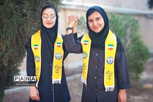 راهپیمایی یوم الله ۱۳ آبان با حضور گسترده مسئولان و دانش‌آموزان منطقه درودزن