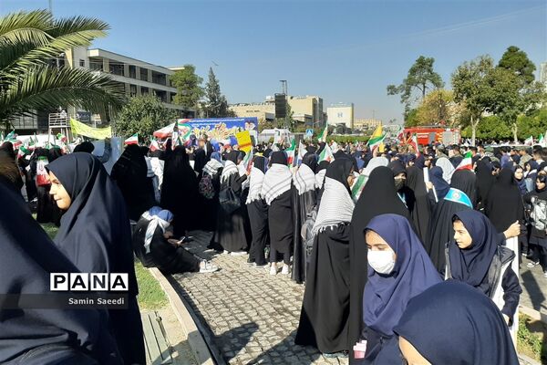 دانش‌آموزان و فرهنگیان بار دیگر در 13 آبان ماه حماسه آفریدند