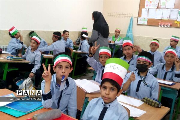 شور و نشاط روز دانش‌آموز در دبستان معارف 6 ناحیه 3 شیراز