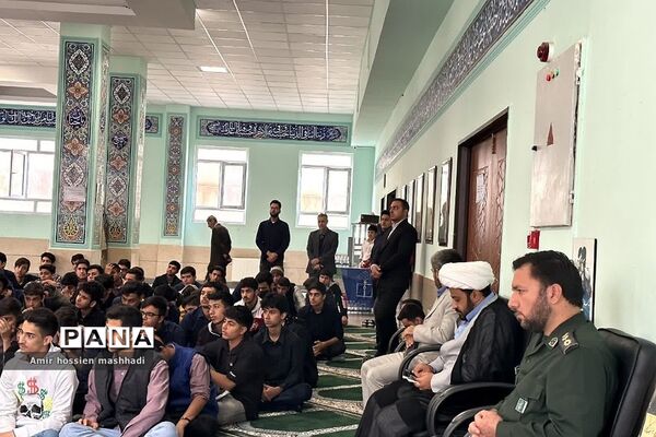 یادواره شهدا در دبیرستان ابن‌سینا رودهن