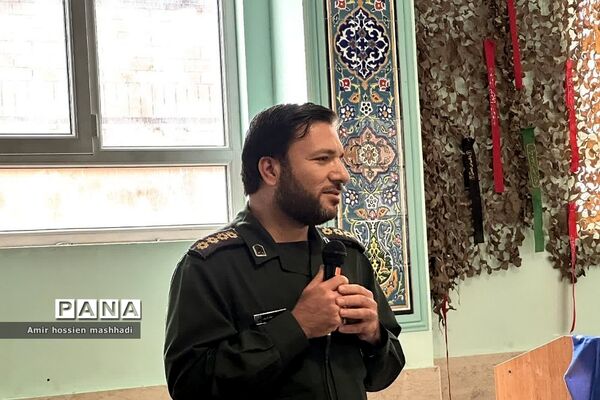 یادواره شهدا در دبیرستان ابن‌سینا رودهن