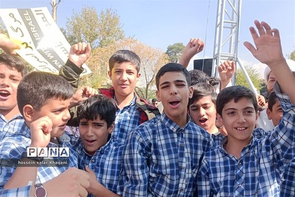 تجمع بزرگ ضد استکباری دانش‌آموزان در شیراز