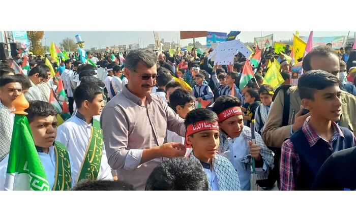برگزاری راهپیمایی ۱۳آبان در شهرستان فلاورجان/فیلم