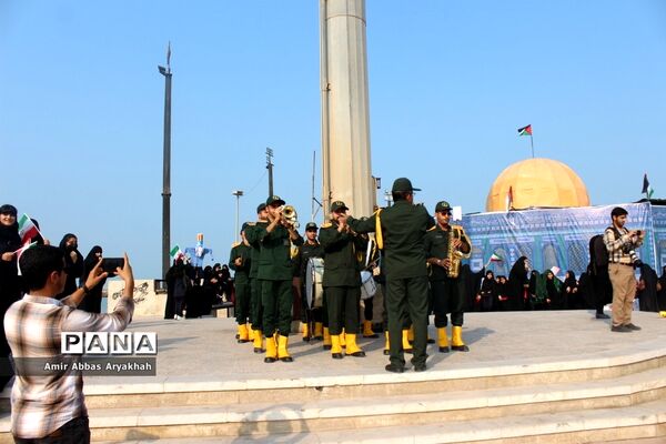 13 ابان در بوشهر