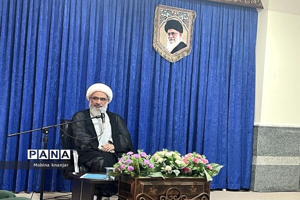 دیدار فرماندهان واحدهای مقاومت پیشگام با نماینده ولی فقیه در استان و امام جمعه بوشهر