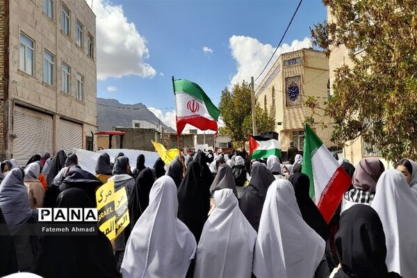 استقبال مردم شهر توره از راهپیمایی ۱۳ آبان