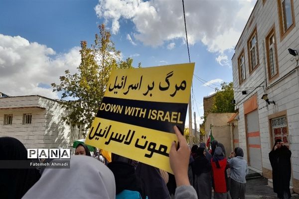 استقبال مردم شهر توره از راهپیمایی ۱۳ آبان