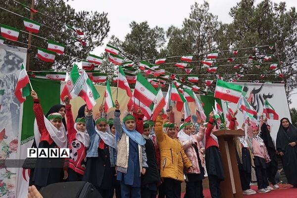 راهپیمایی روز دانش‌آموز 13 آبان در شهرستان رباط‌کریم