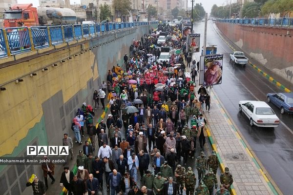 راهپیمایی روز دانش‌آموز 13 آبان در شهرستان رباط‌کریم