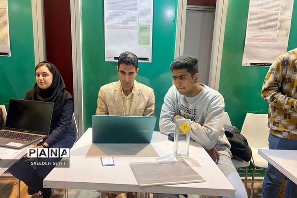 غرفه دانش‌آموز پژوهشگر کهریزک در نمایشگاه بین‌المللی نانو